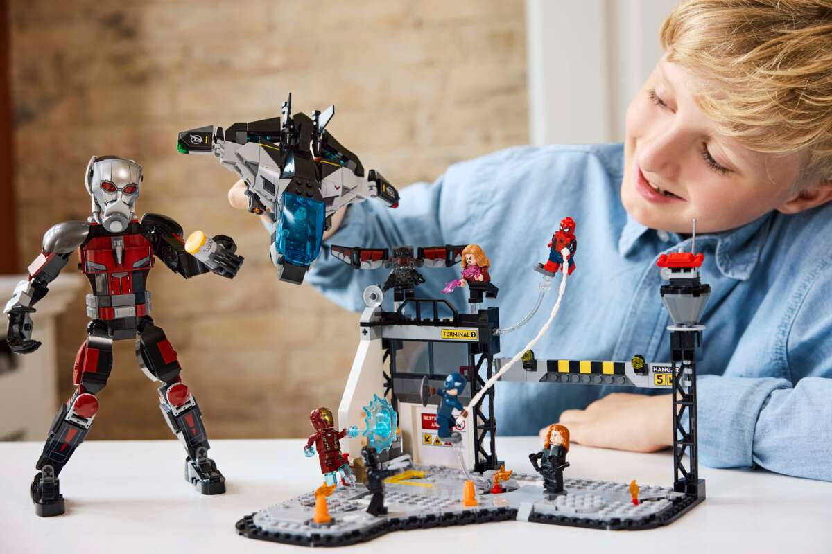 LEGO® Marvel Actionfylt kamp fra Captain America: Civil War 76314