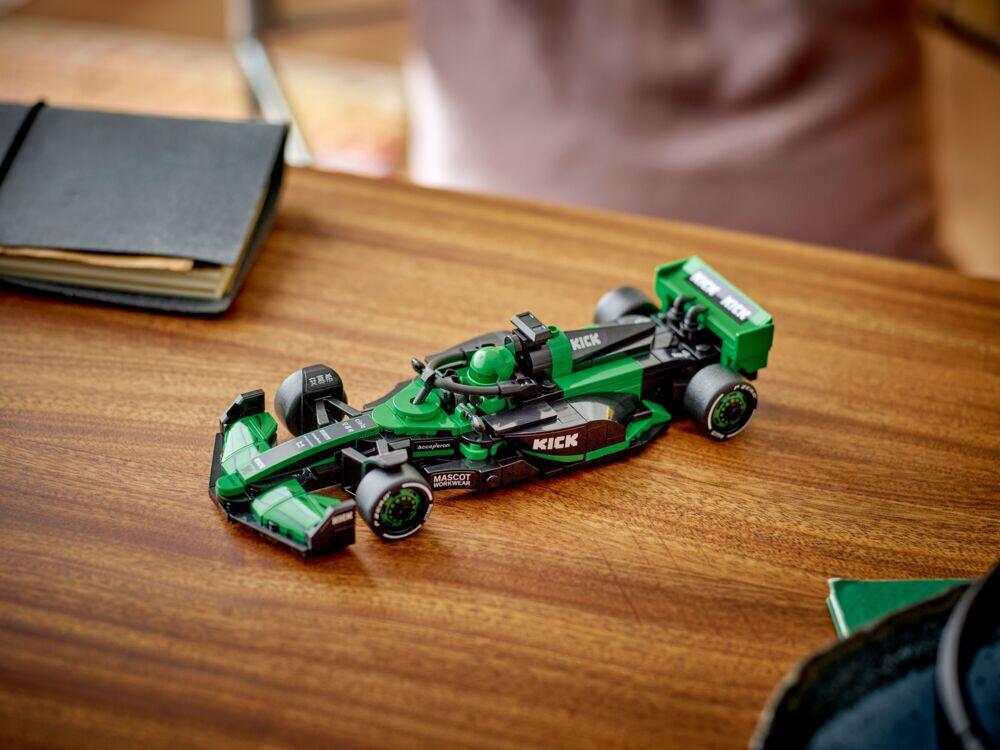 LEGO® Speed Champions KICK Sauber F1® Team C44-racerbil 77247