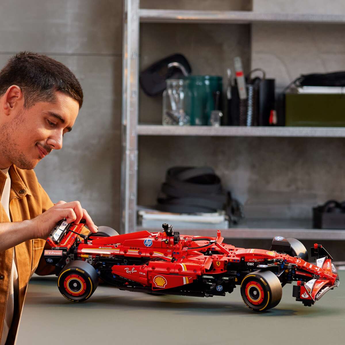 LEGO® Technic Ferrari SF-24 F1-bil 42207