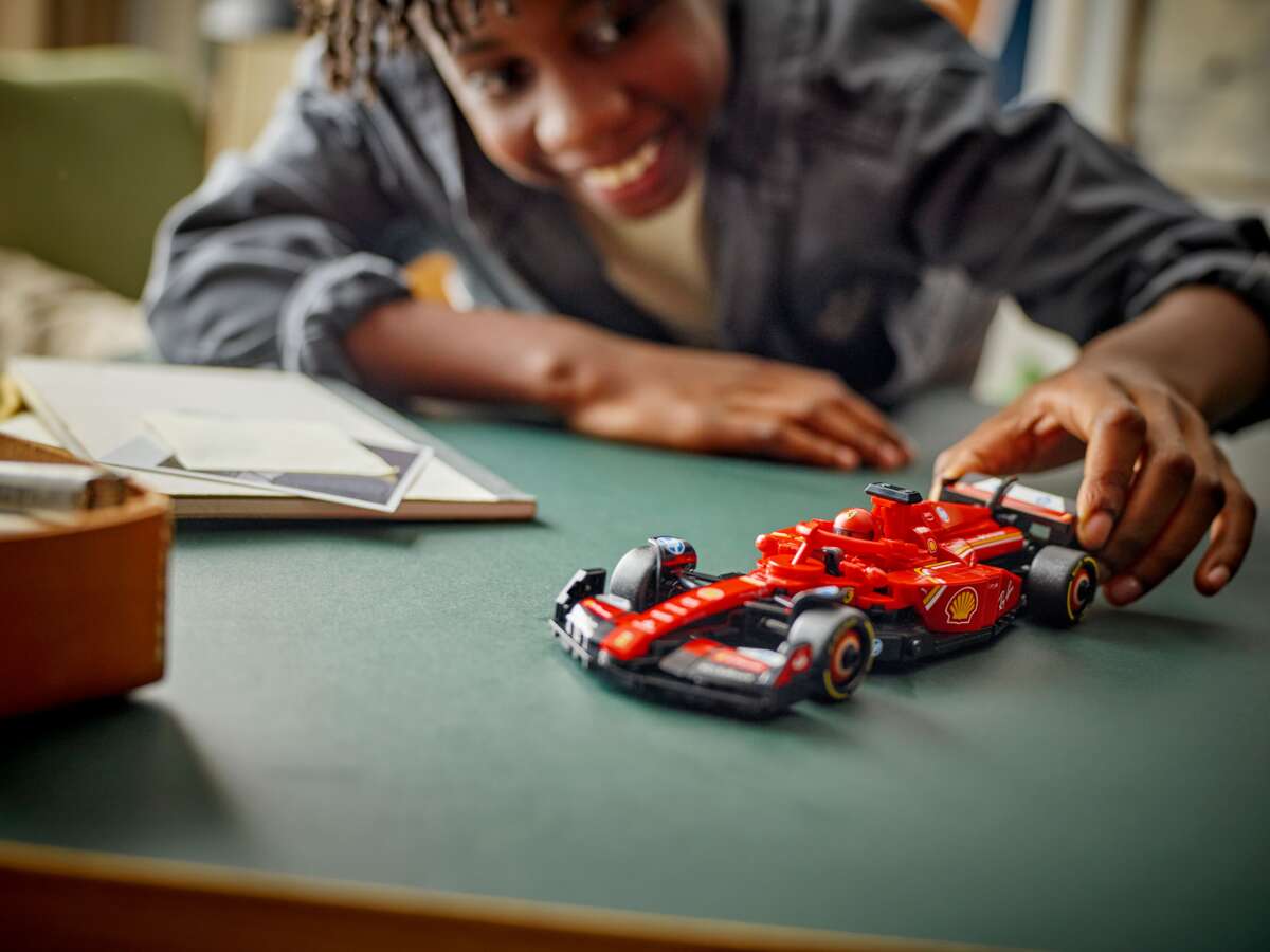 LEGO® Speed Champions Ferrari SF-24 F1®-racerbil 77242