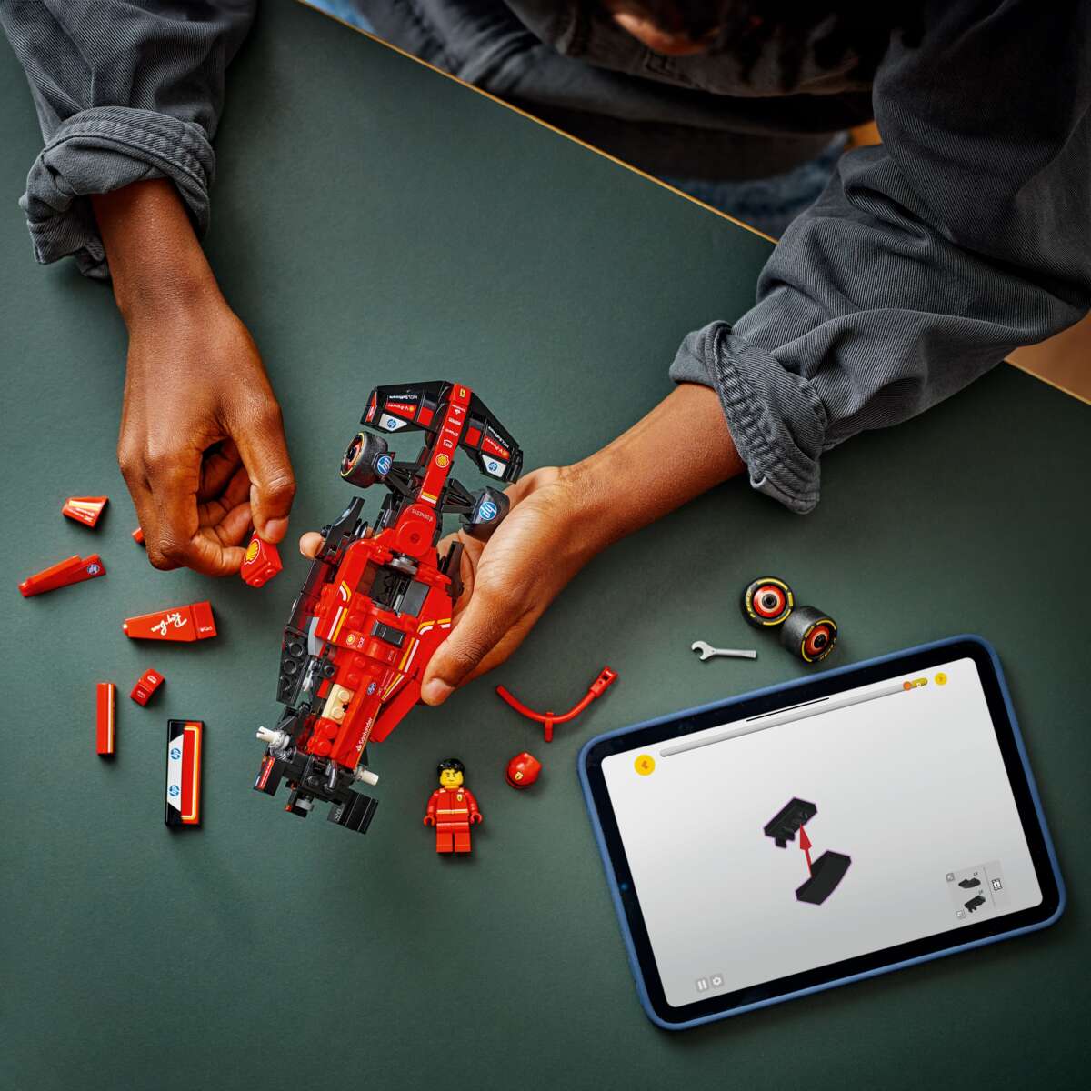 LEGO® Speed Champions Ferrari SF-24 F1®-racerbil 77242