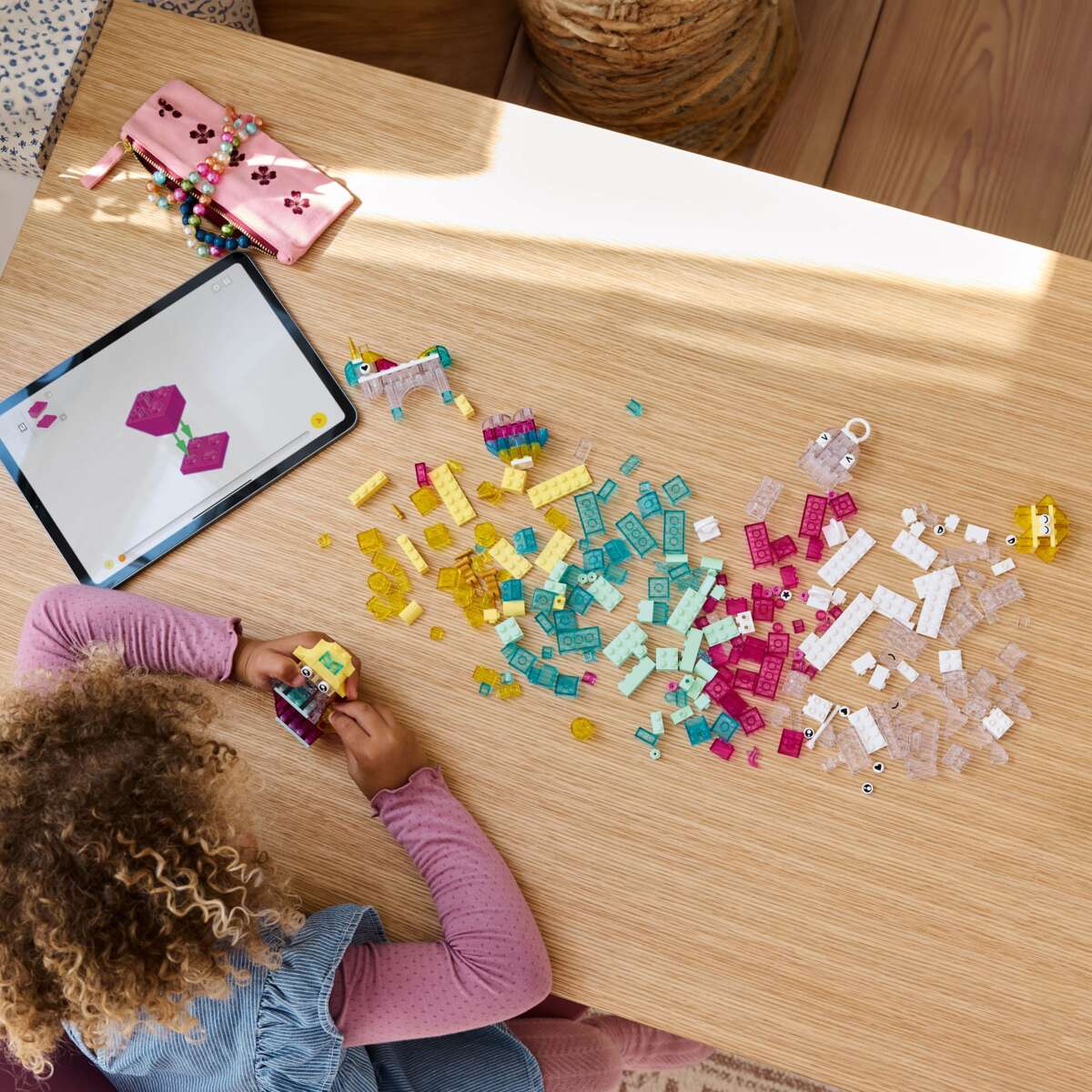 LEGO® Classic Magisk boks med gjennomsiktige klosser 11040