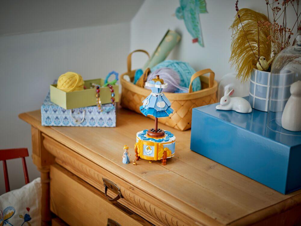 LEGO® ǀ Disney Princess Askepotts kjole 43266