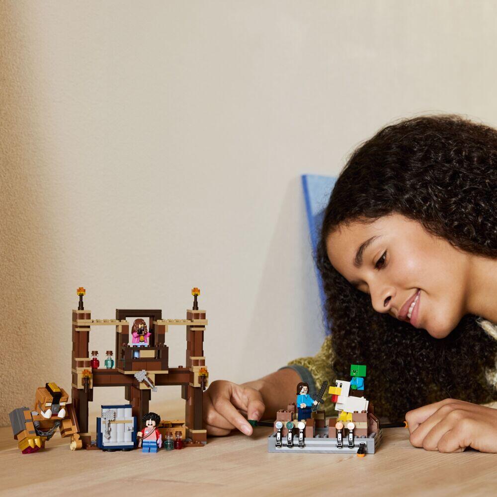 LEGO® Minecraft® Skogspalass med kamparena 21272