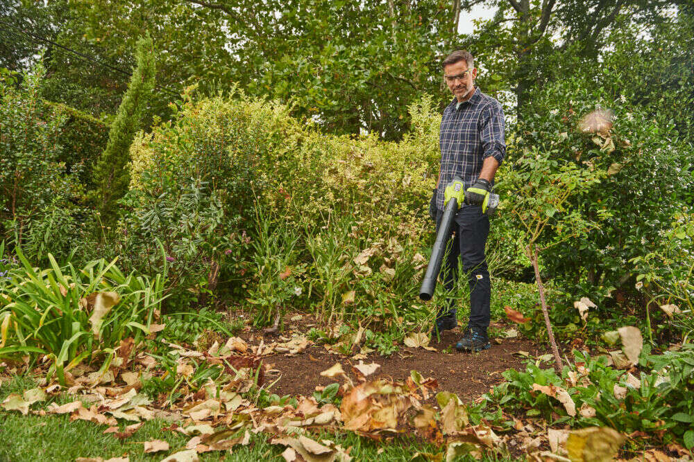 Ryobi RY18BLCXA-0 18V løv-/multiblåser u/batteri