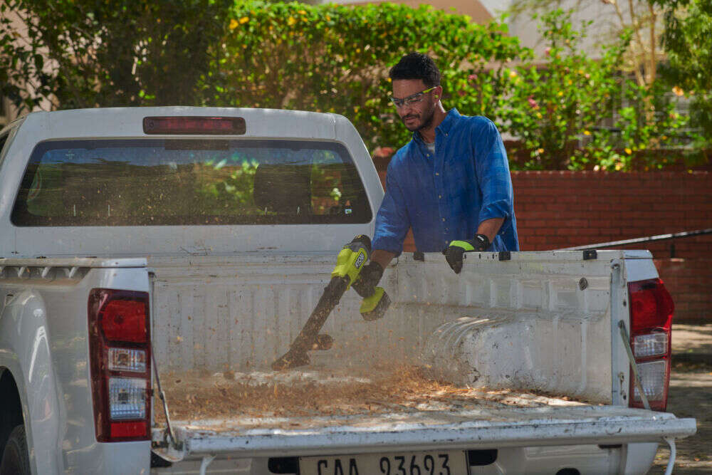 Ryobi RY18BLCXA-0 18V løv-/multiblåser u/batteri