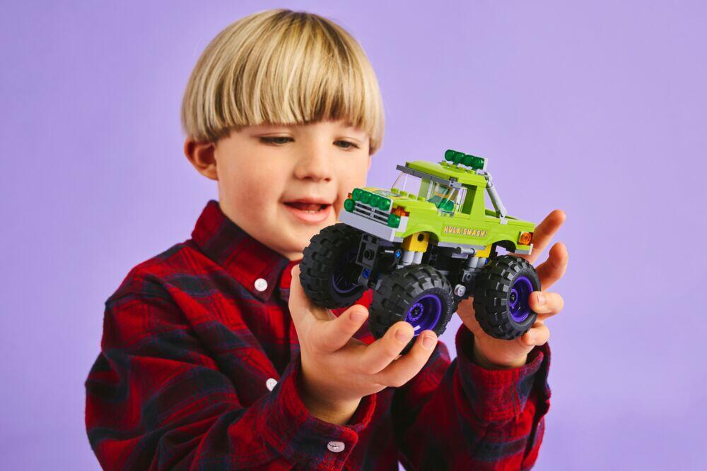 LEGO® ǀ Marvel Hulk-monstertruck mot Thanos 76312