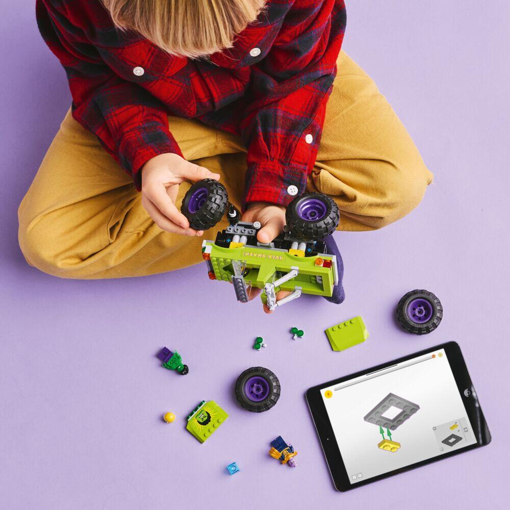 LEGO® ǀ Marvel Hulk-monstertruck mot Thanos 76312