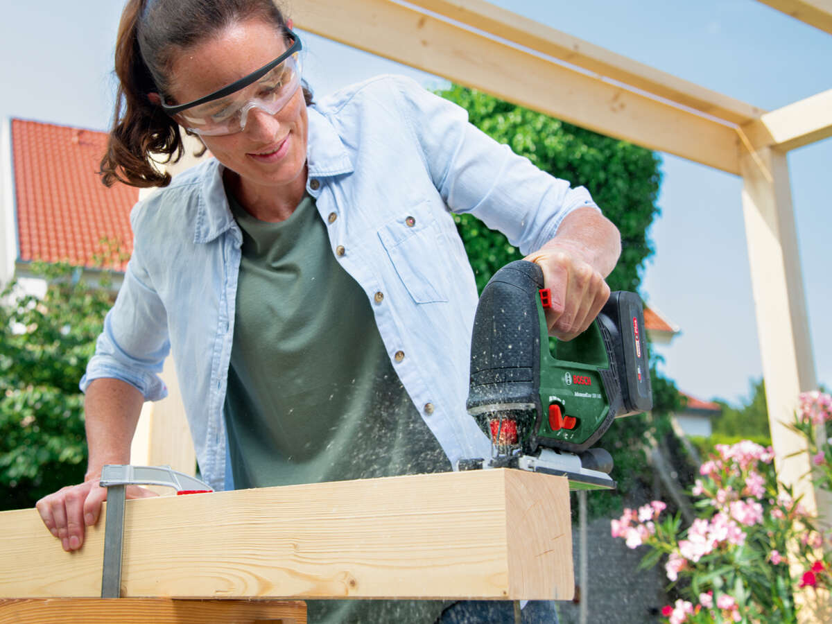 Bosch AdvancedSaw 18V-140 stikksag u/batteri og lader