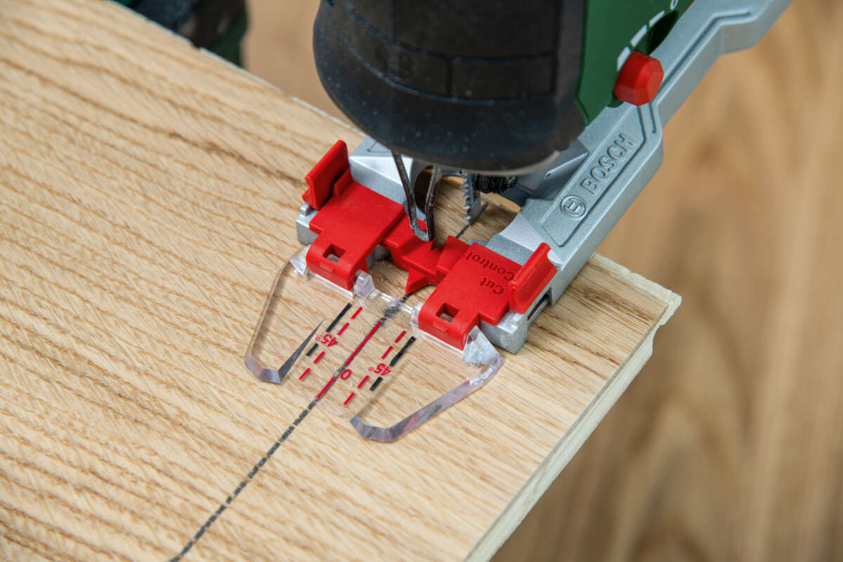 Bosch AdvancedSaw 18V-140 stikksag u/batteri og lader