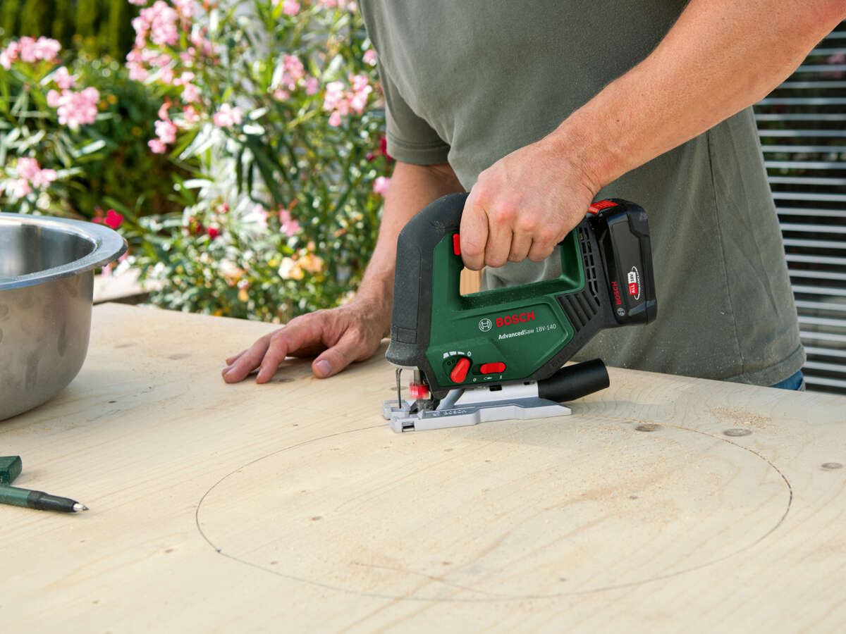 Bosch AdvancedSaw 18V-140 stikksag u/batteri og lader