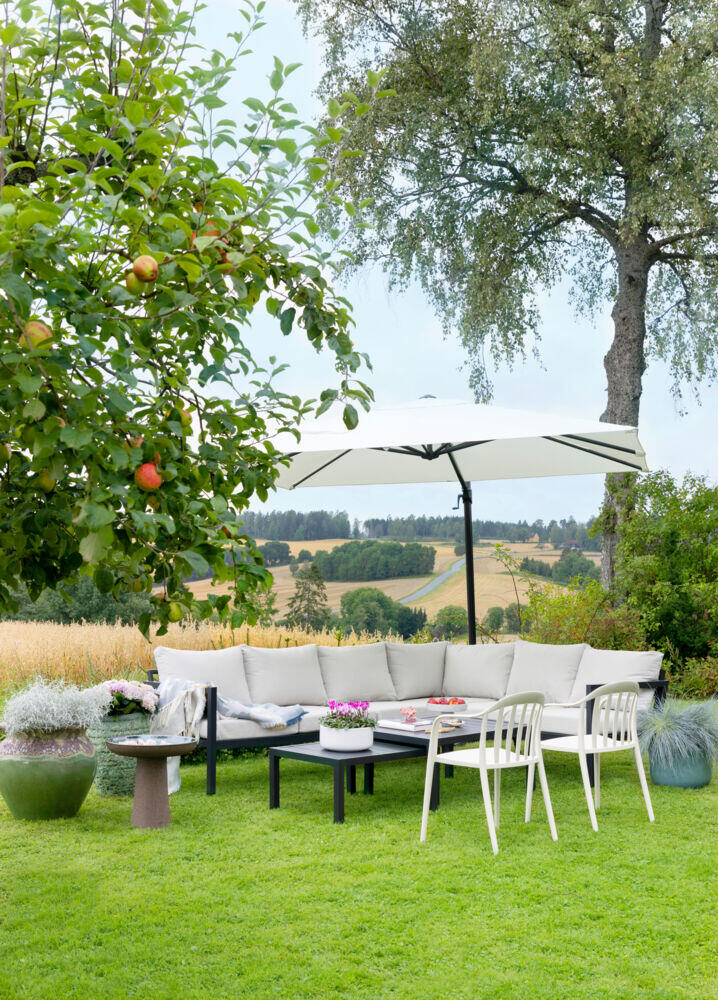 Røst hjørnegruppe sort og beige impregnerte putetrekk