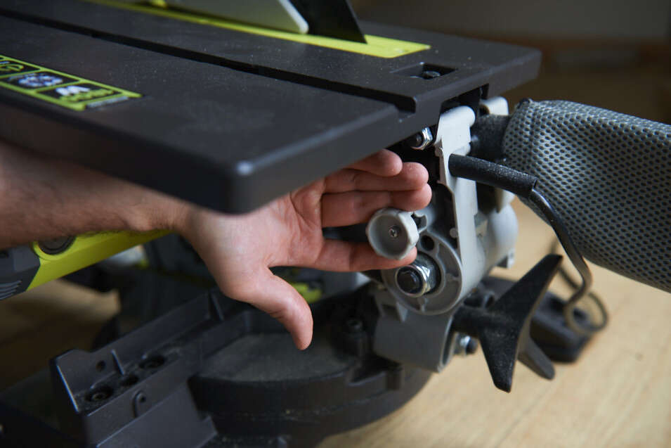 Ryobi RTMS1800-G 1800W bord/gjærsag