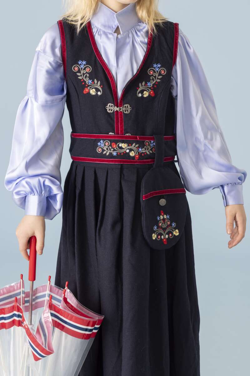 Alma festdrakt junior