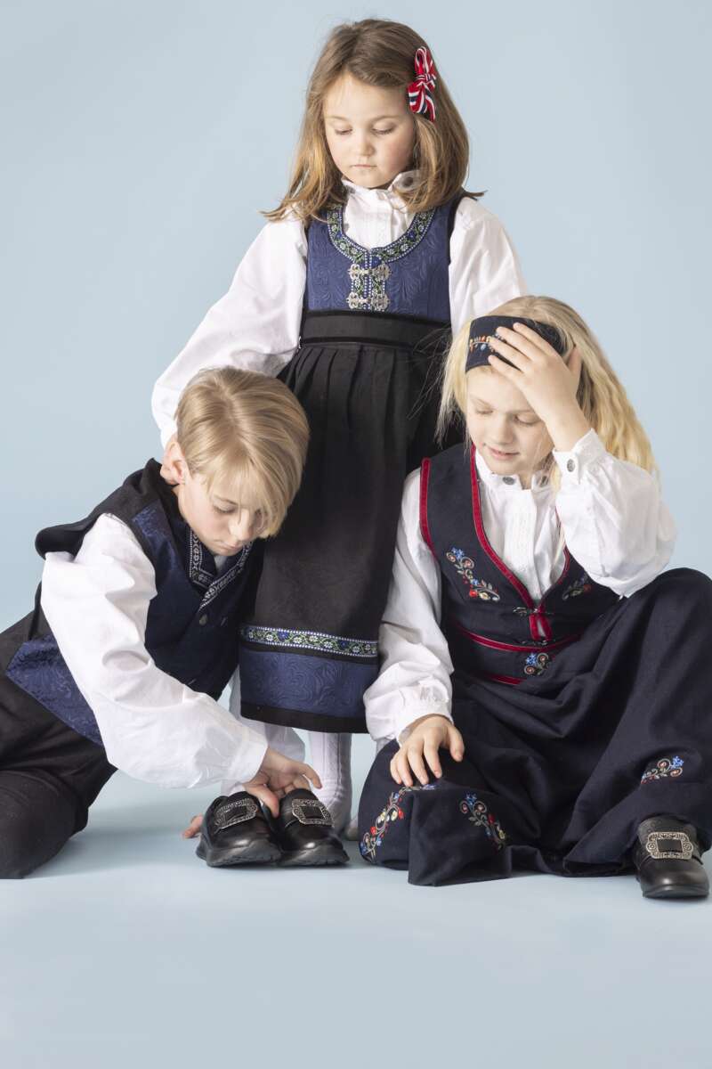 Småtroll Nora festdrakt barn