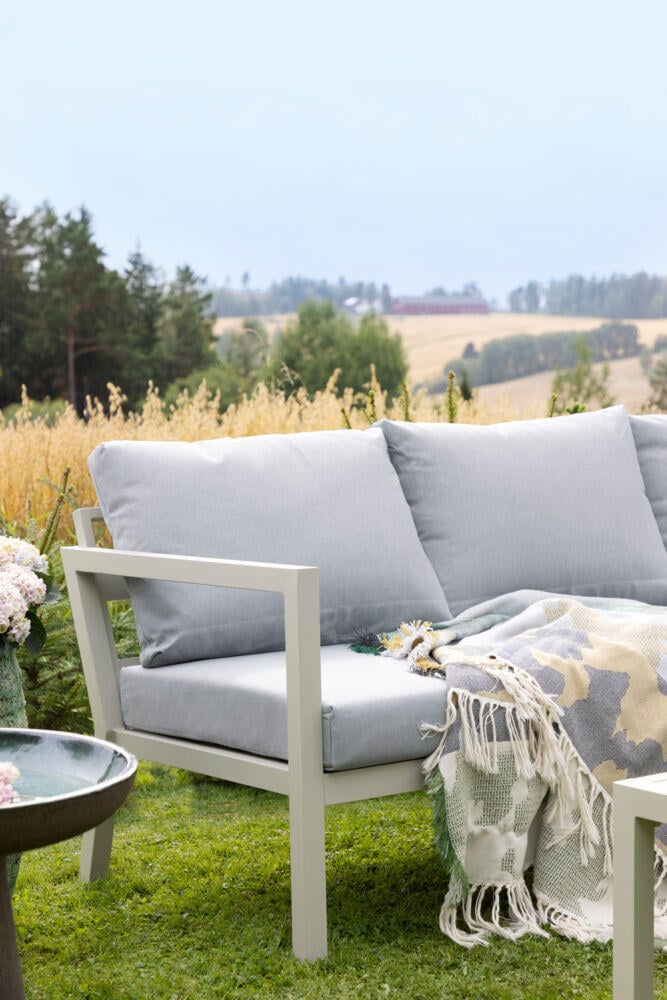 Røst hjørnegruppe kalk og lys grå vanntette putetrekk