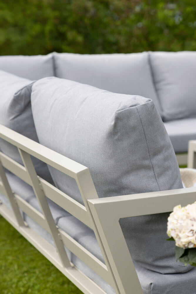 Røst hjørnegruppe kalk og lys grå vanntette putetrekk