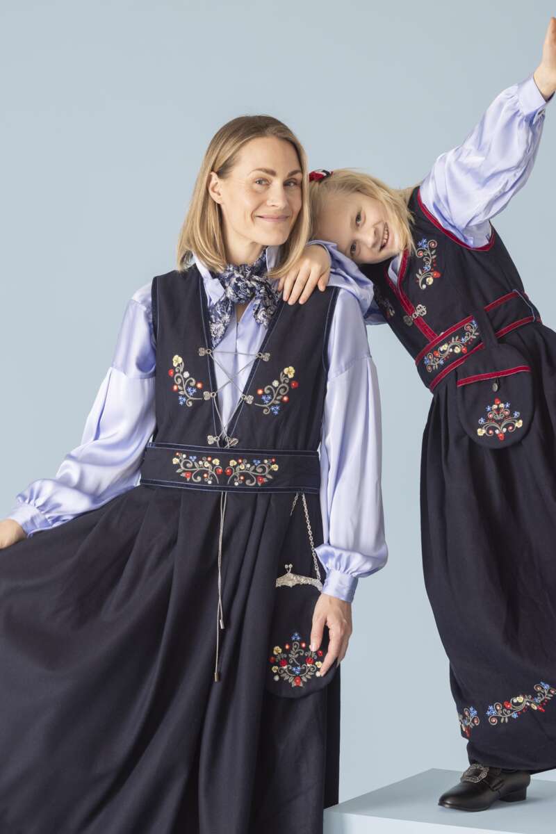 Alma festdrakt junior