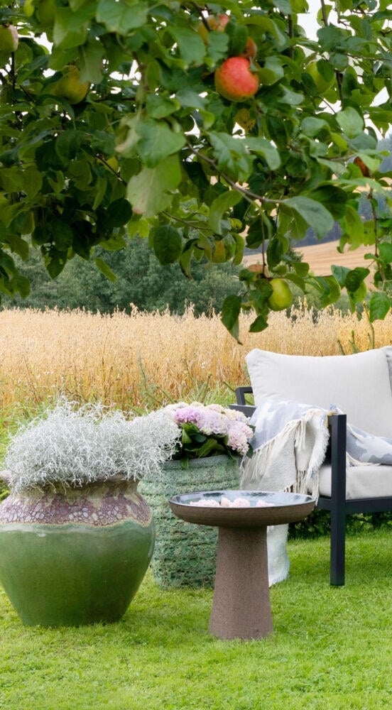 Røst sofagruppe sort og beige vanntette putetrekk