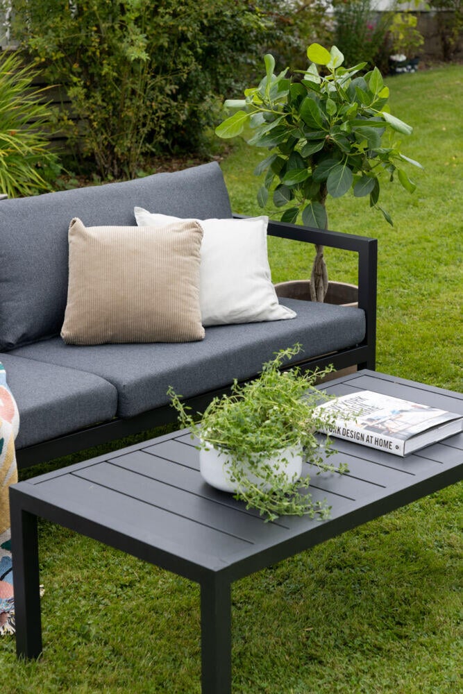 Røst sofagruppe sort og mørk grå impregnerte putetrekk