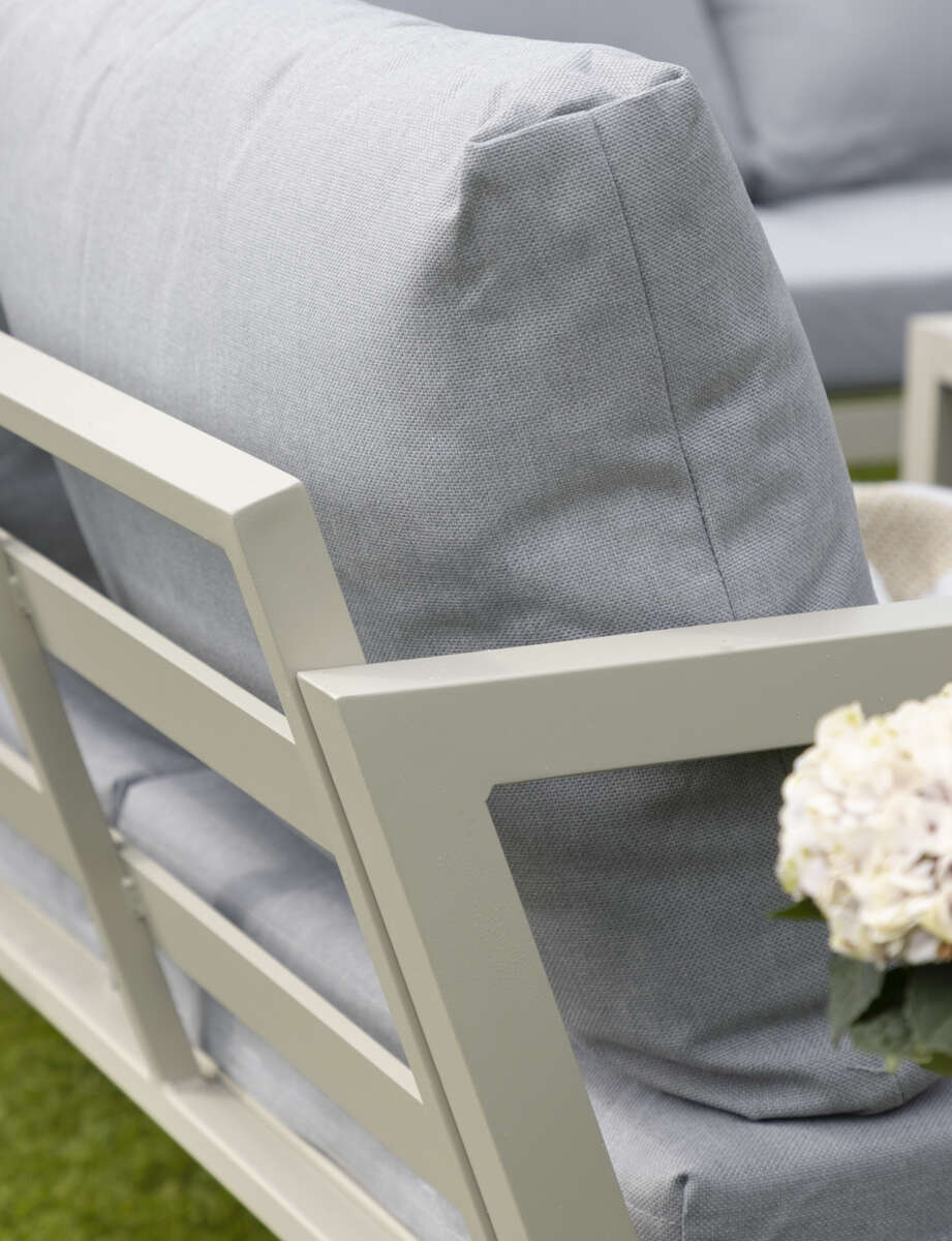 Røst sofagruppe kalk og lys grå vanntette putetrekk