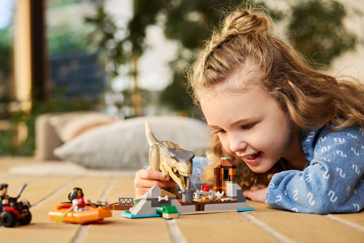 LEGO® Jurassic World På flukt fra t. rex 76975