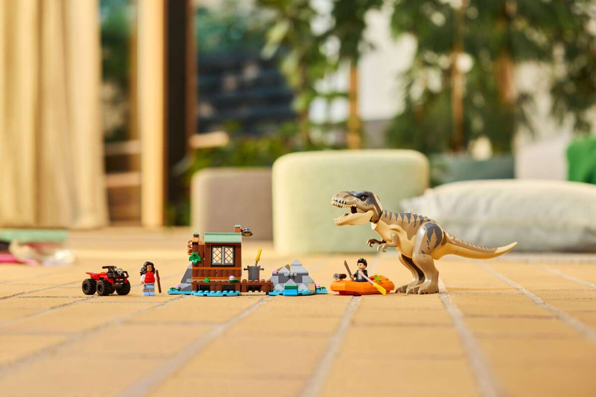 LEGO® Jurassic World På flukt fra t. rex 76975