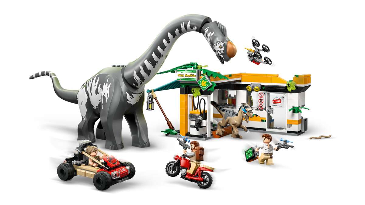 LEGO® Jurassic World På sporet av titanosaurus og raptor 76973