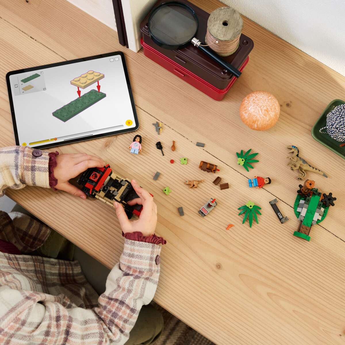 LEGO® Jurassic World Raptorflukt i terrengbil 76972