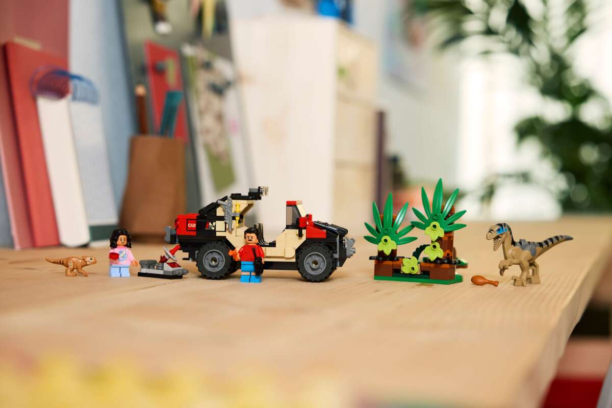 LEGO® Jurassic World Raptorflukt i terrengbil 76972