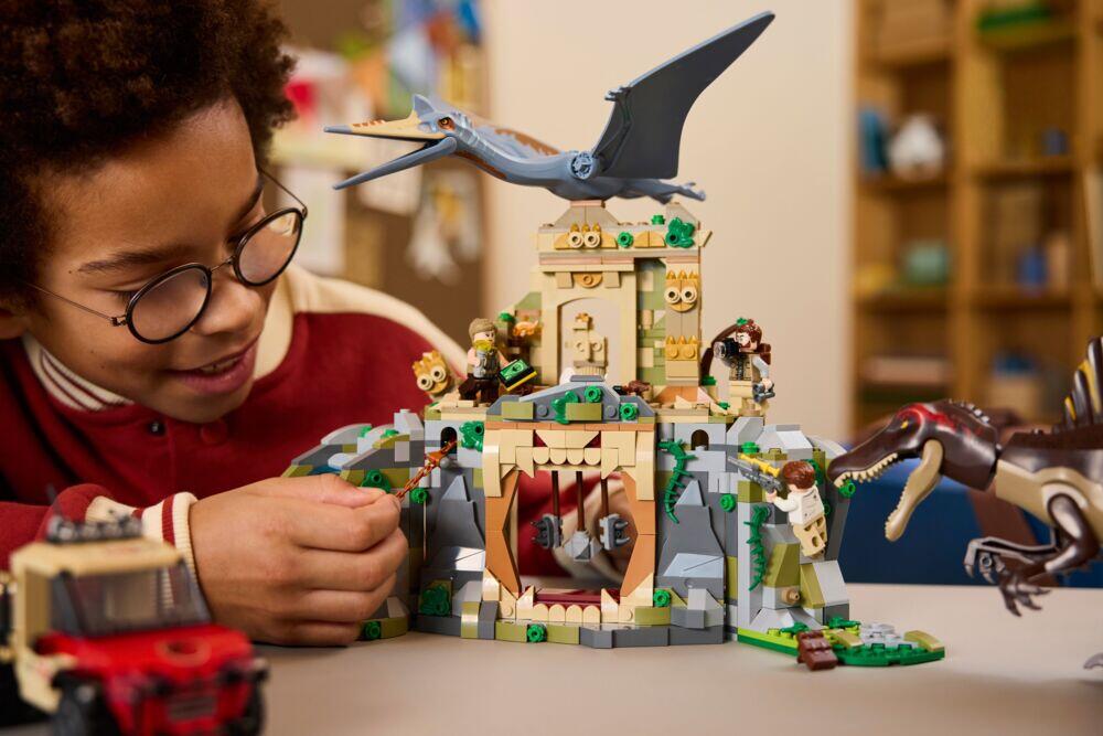 LEGO® Jurassic World Helikopteroppdrag med spinosaurus og quetzalcoatlus 76976