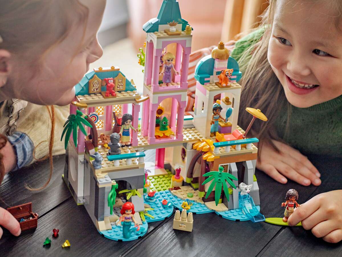 LEGO® ǀ Disney Prinsesseslott med kjæledyr 43267