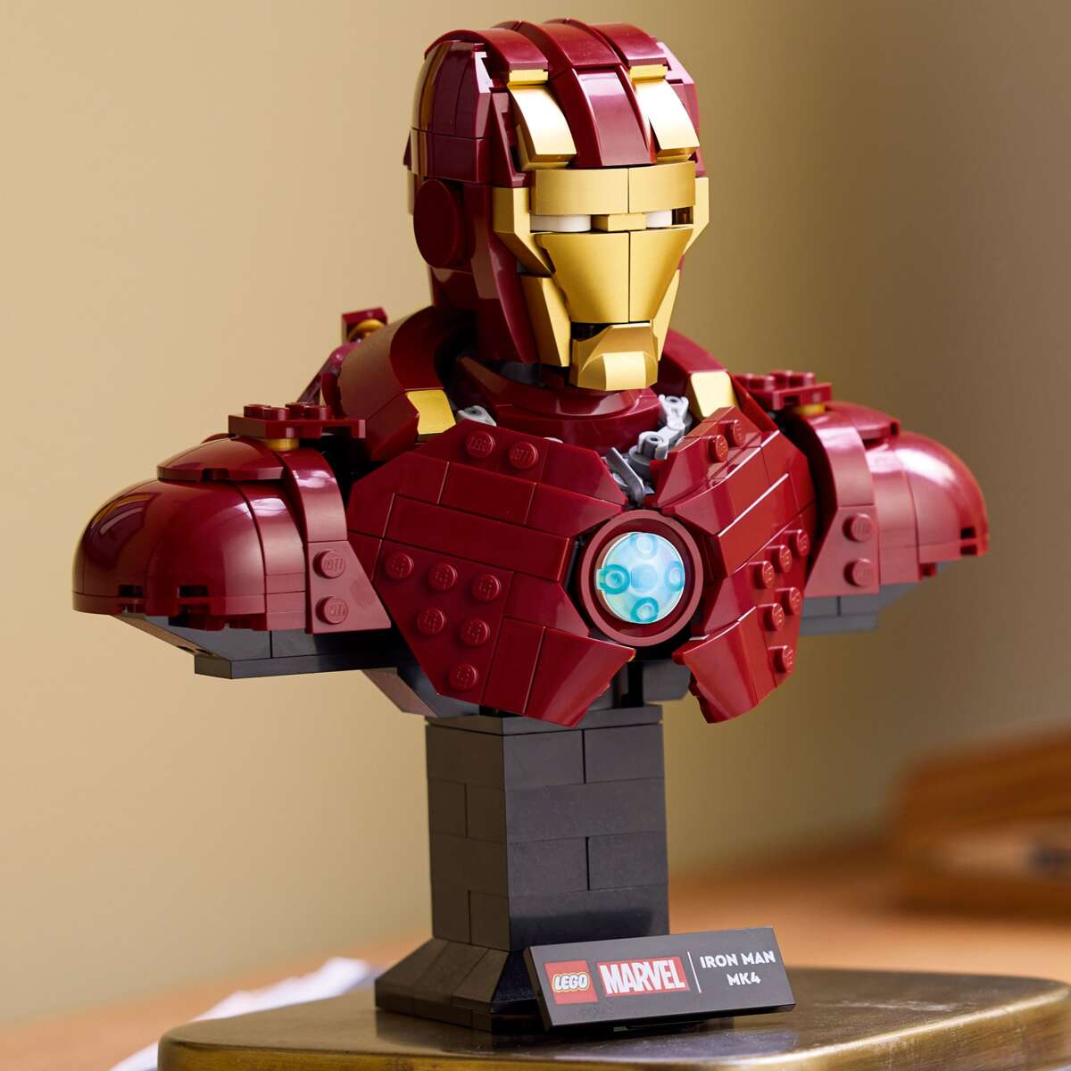 LEGO® ǀ Marvel Byste av Iron Man MK4 76327