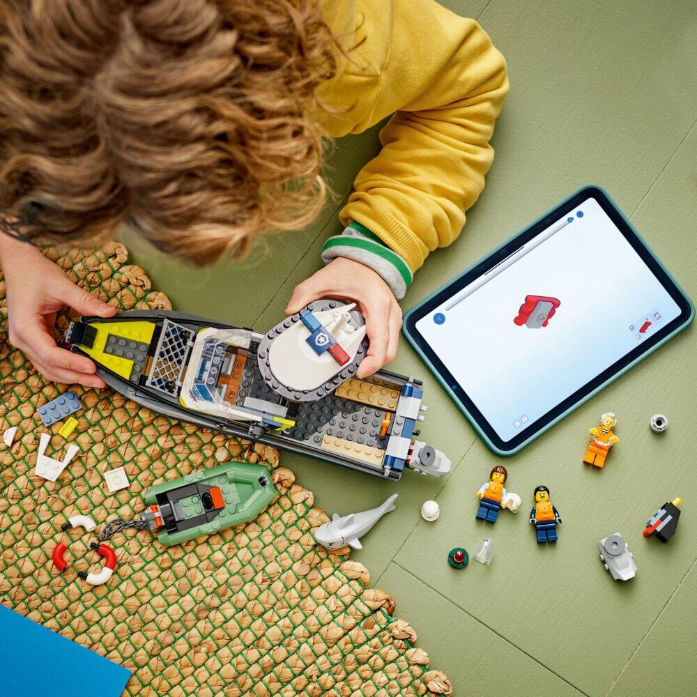 LEGO® City Skurkejakt med politibåt leke og flytende hurtigbåt og jolle 60456
