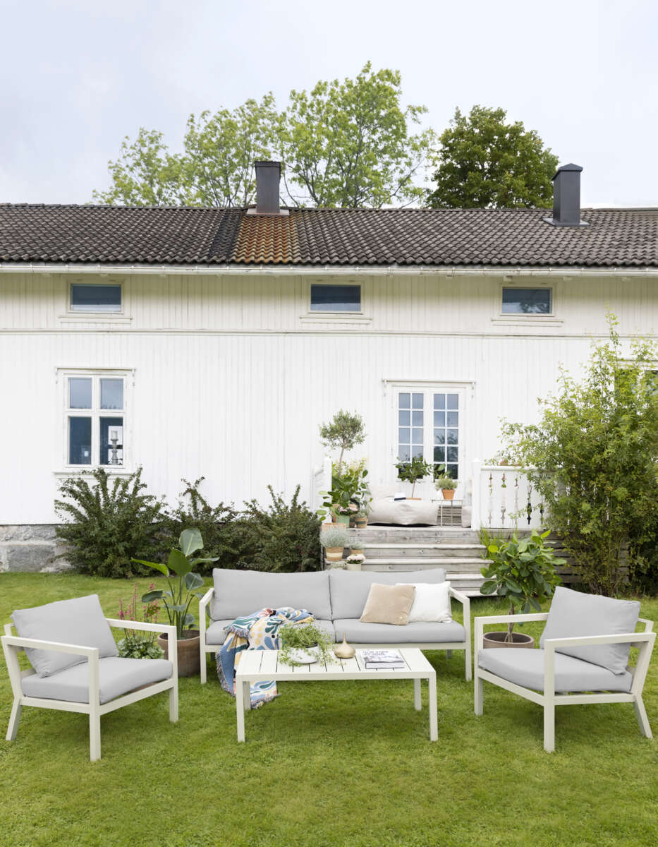 Røst sofagruppe kalk og lys grå vanntette putetrekk