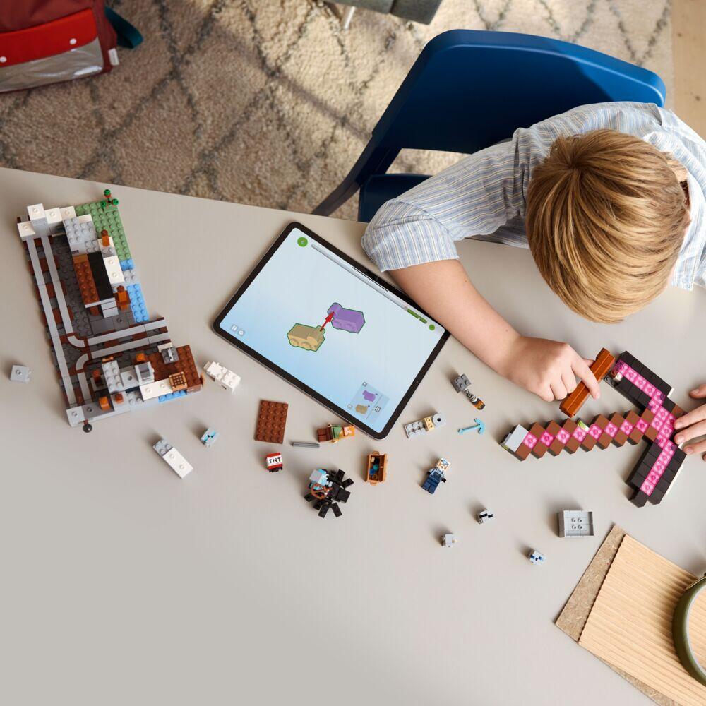 LEGO® Minecraft® Hakkegruven 21277