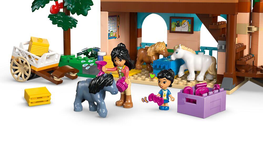 LEGO® Friends Ponniranch med stall 42654