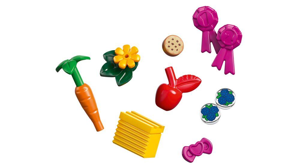 LEGO® Friends Ponniranch med stall 42654