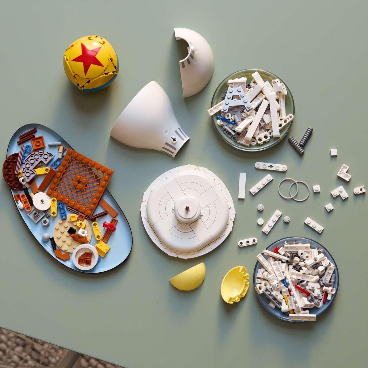 LEGO® Ideas | Disney Pixar Luxo Jr. 21357