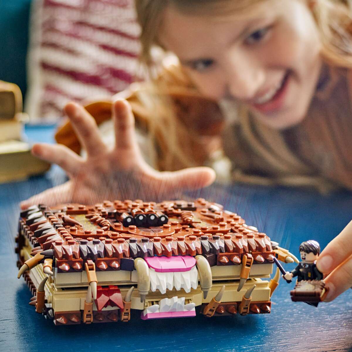 LEGO® Harry Potter™ Den glefsende Monsterboken om monstre 76449