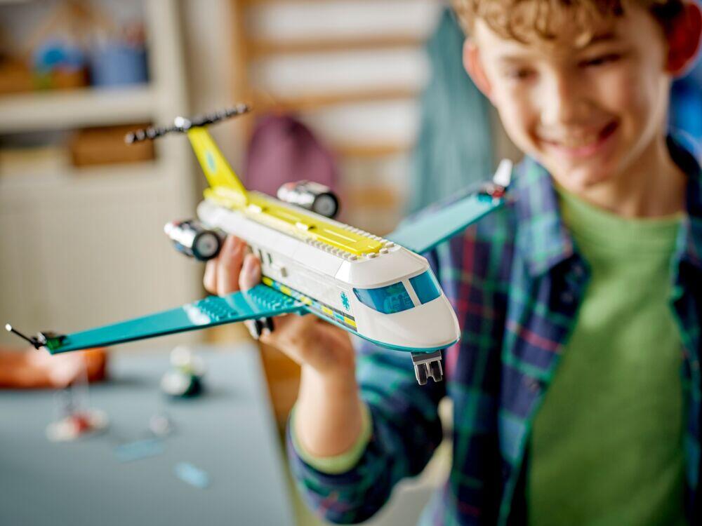 LEGO® City Redningsmannskap ambulansefly og fly 60465