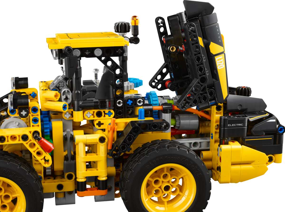 LEGO® Technic™ Volvo L120 Electric hjullaster 42209