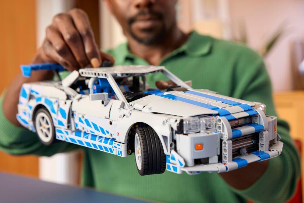 LEGO® Technic™ 2 Fast 2 Furious Nissan Skyline GT-R (R34)-bil 42210