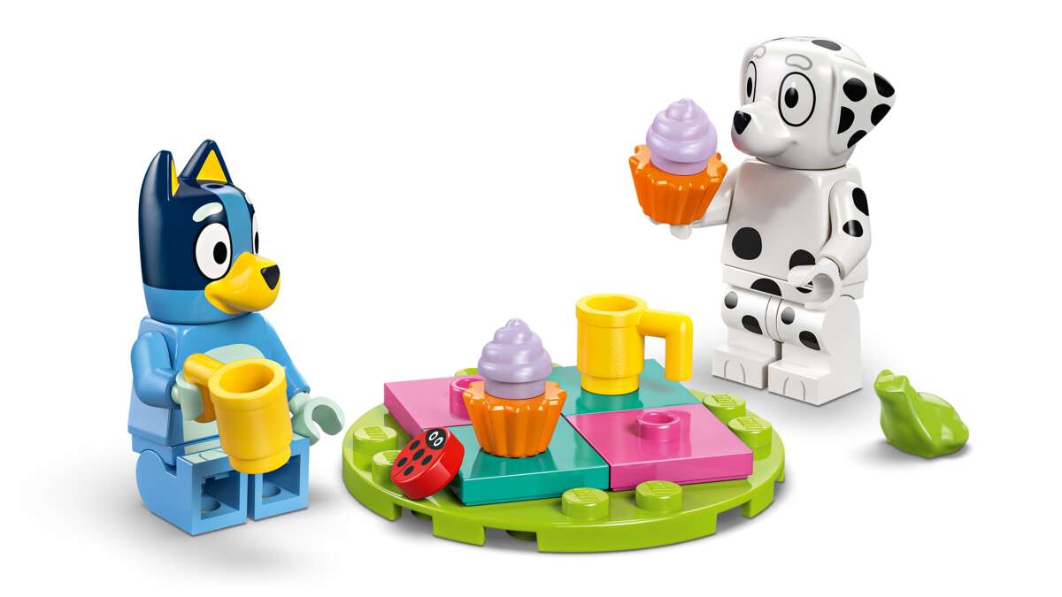 LEGO® Bluey: Moro på lekeplassen med Bluey og Chloe 11201