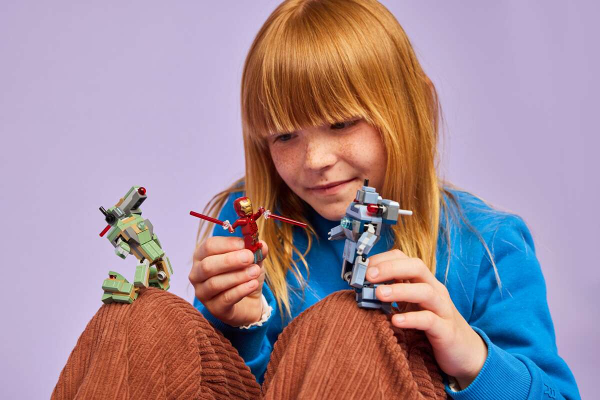 LEGO® ǀ Marvel Iron Man og War Machine mot Hammer-droner 76320