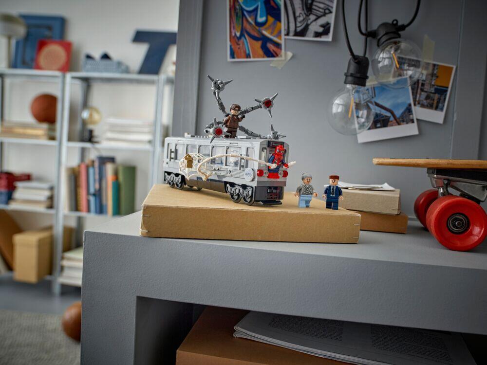 LEGO® ǀ Marvel Spider-Man mot Doc Ock: T-banescenen 76321