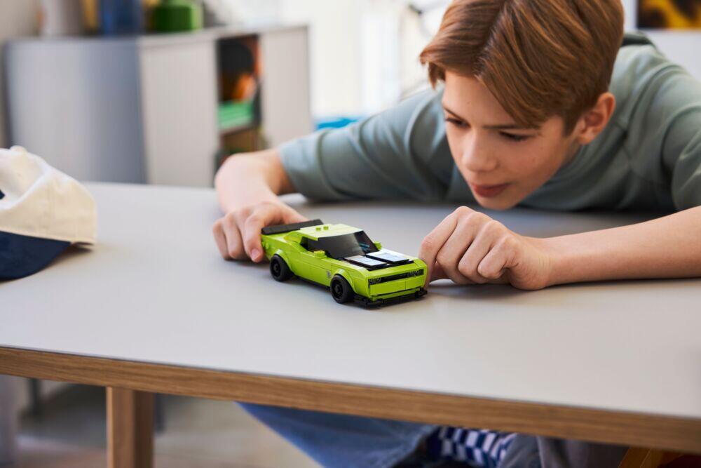 LEGO® Speed Champions Sportsbilen Dodge Challenger SRT Hellcat 77237