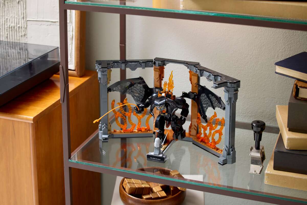 LEGO® Icons Ringenes herre: Balrog™-bokstøtte 10367