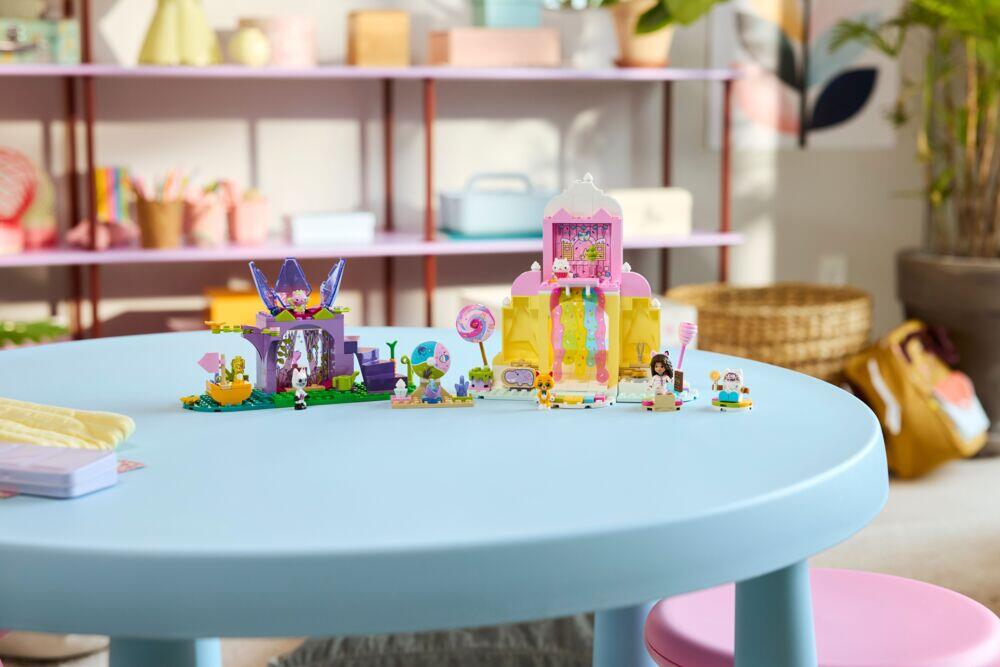 LEGO® Gabbys dukkehus Godtefjellet og Kattehagen 11205