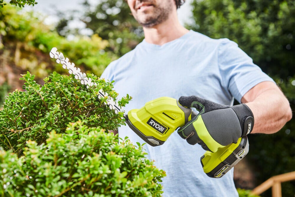 Ryobi RY18GSA-0 2-i-1 gress-/busksaks u/batteri